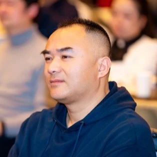 创收已超同行，这位前法官转行的律师，为何再次做了选择？